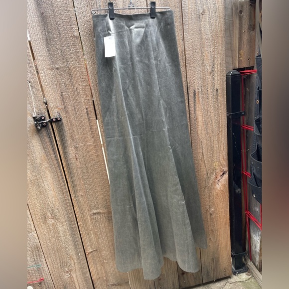 Elegant Gray Maxi Skirt - Picture 1 of 8